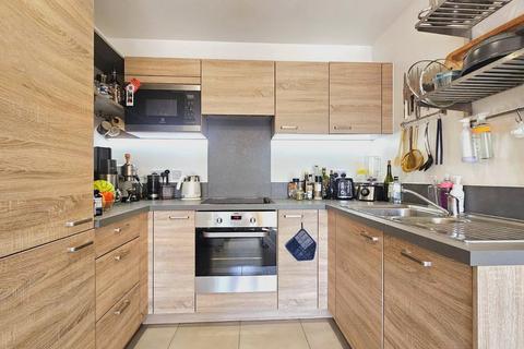 1 bedroom flat for sale, Adenmore Road, Catford, SE6