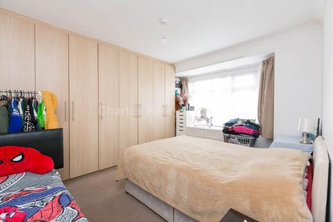 3 bedroom semi-detached house for sale, Fernwood Crescent, London