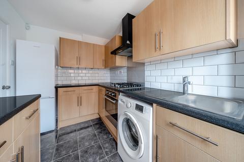 2 bedroom terraced house to rent, Radcot Close, Maidenhead, SL6