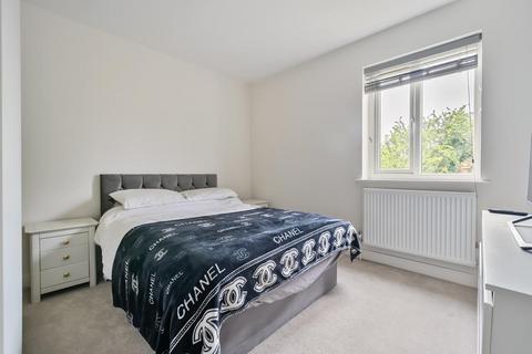 3 bedroom terraced house for sale, South Reading / University Borders,  Berkshire,  RG2