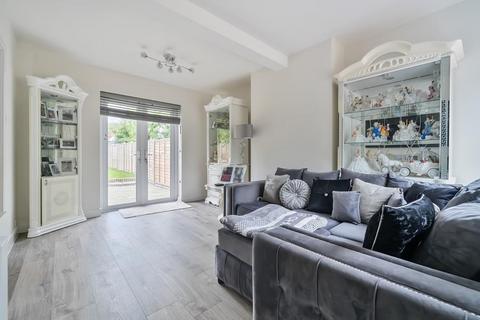 2 Maple Gardens, Reading, RG2 7NB