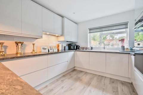2 Maple Gardens, Reading, RG2 7NB