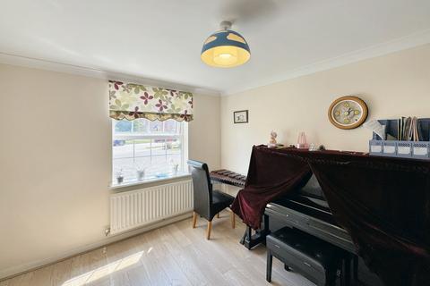 71 Century Drive, Kesgrave, Ipswich, IP5 2EL