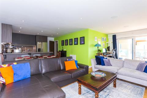 2 bedroom apartment for sale, Carvell House, 22 Aerodrome Road, NW9