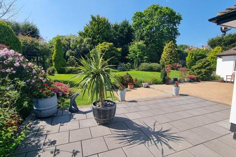 5 Alexander Drive, Bexhill-on-sea, TN39 3RR