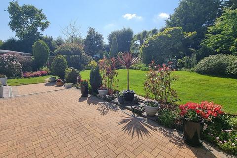 5 Alexander Drive, Bexhill-on-sea, TN39 3RR