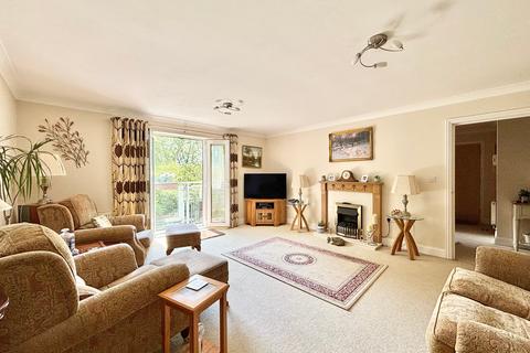 2 bedroom flat for sale, Beachy Head View, St Leonards-on-Sea, TN38