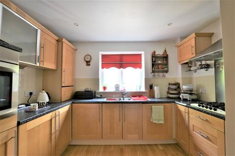 2 bedroom flat for sale, Beachy Head View, St Leonards-on-Sea, TN38