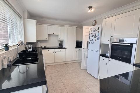2 bedroom bungalow for sale, Oakleigh Road, Bexhill-on-Sea, TN39