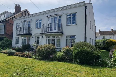 2 bedroom flat for sale, Garden Close, Bexhill-on-Sea, TN40