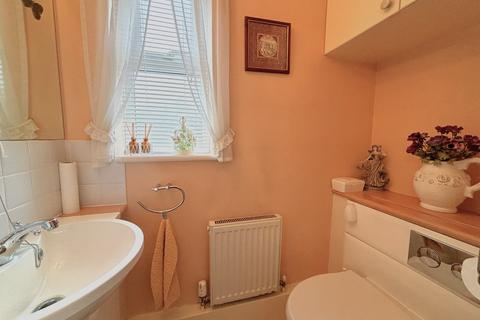 16 School Place, Bexhill-on-sea, TN40 2PX