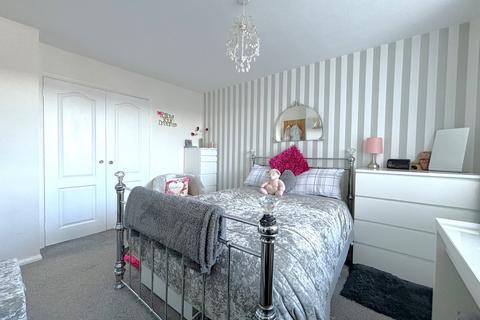 14 Ian Close, Bexhill-on-sea, TN40 2RL