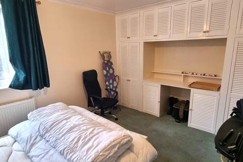 3 bedroom ground floor flat for sale, Upper Sea Road, Bexhill-on-Sea, TN40