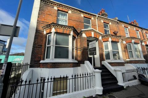 1 bedroom in a house share to rent, 28 Devonshire Road, Hastings, TN34