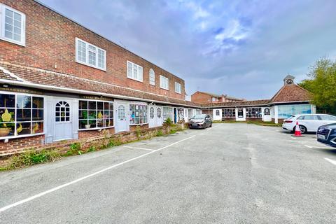 2 bedroom apartment for sale, Village Mews, Bexhill-on-Sea, TN39