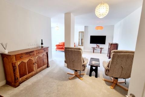 3 bedroom apartment for sale, Sea Road, Bexhill-on-Sea, TN40