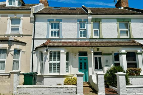 4 bedroom terraced house for sale, Windsor Road, Bexhill-on-Sea, TN39