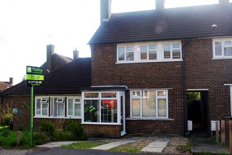 2 bedroom semi-detached house to rent, Whittington Road, Hutton CM13