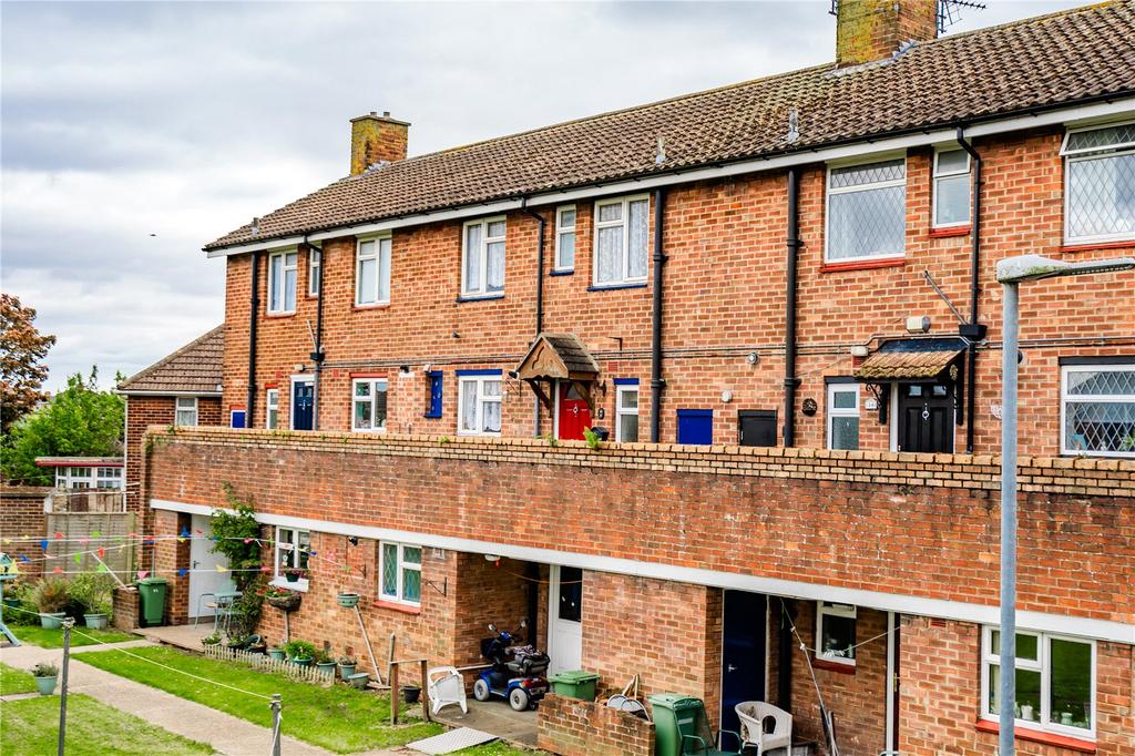 Lichfield Court, Grimsby, Lincolnshire, DN32 3 bed apartment for sale
