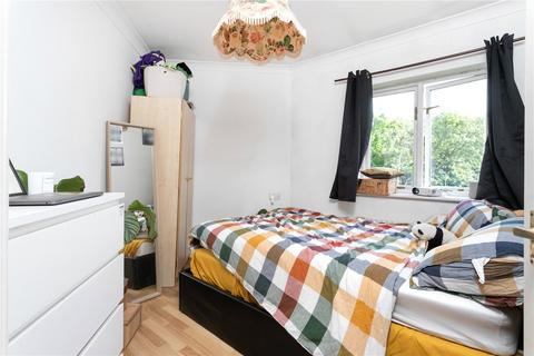 28 Shalbourne Square, London, E9 5JN