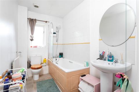 28 Shalbourne Square, London, E9 5JN