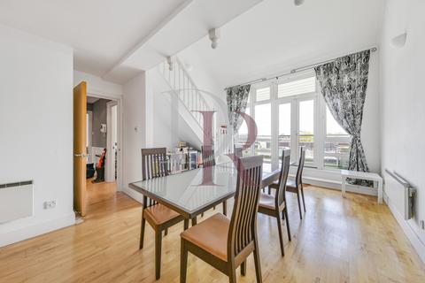 2 bedroom duplex for sale, St. Davids Square,, London, E14