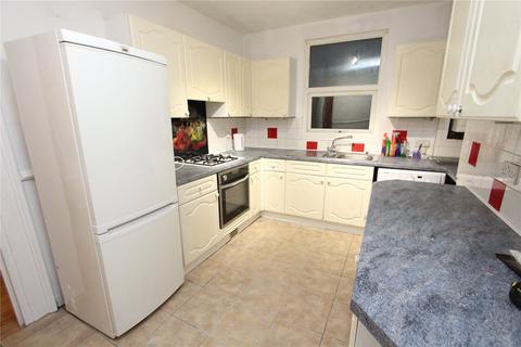 2 bedroom flat to rent, Gravesend, Kent DA12
