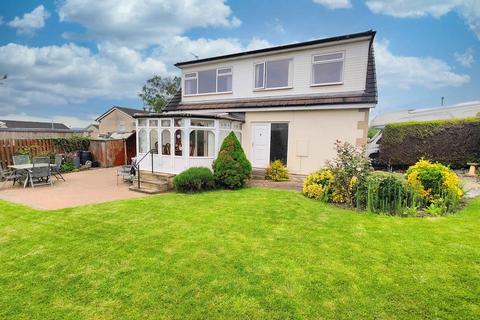 4 bedroom detached house for sale, Hawthorn Close, Brighouse HD6