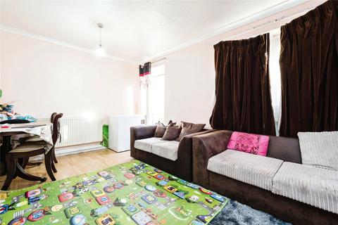 3 bedroom maisonette for sale, Tiptree Crescent, Ilford, IG5