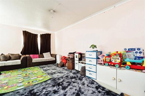 3 bedroom maisonette for sale, Tiptree Crescent, Ilford, IG5