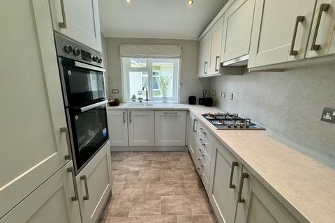 2 bedroom lodge for sale, Ashford, Kent, TN27