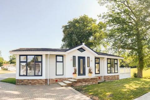 2 bedroom lodge for sale, Ashford, Kent, TN27