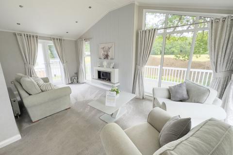 2 bedroom lodge for sale, Ashford, Kent, TN27