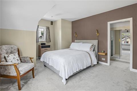 6 Chestnut Drive, Englefield Green, Egham, TW20 0BJ