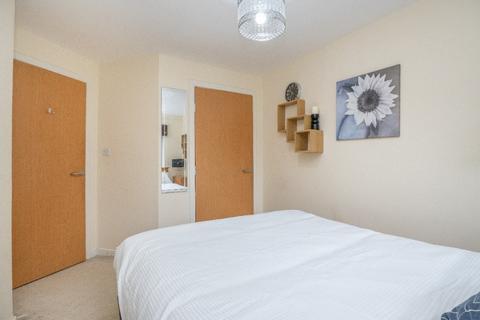 2 bedroom flat for sale, Lower Granton Road, Trinity, Edinburgh, EH5