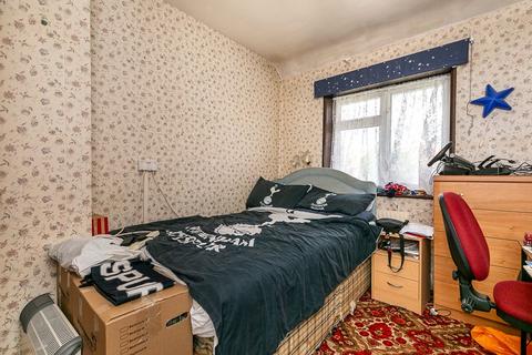 153 Downham Way, Bromley, BR1 5NZ