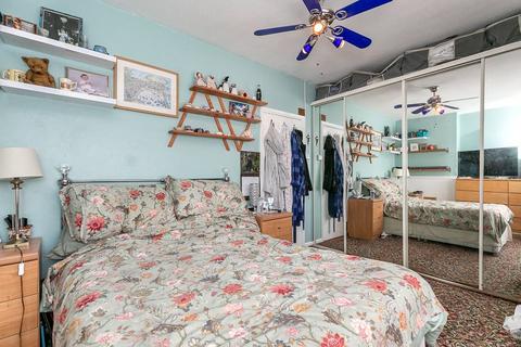 153 Downham Way, Bromley, BR1 5NZ
