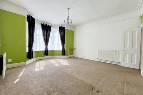 52a Leaphill Road, Bournemouth, BH7 6LU