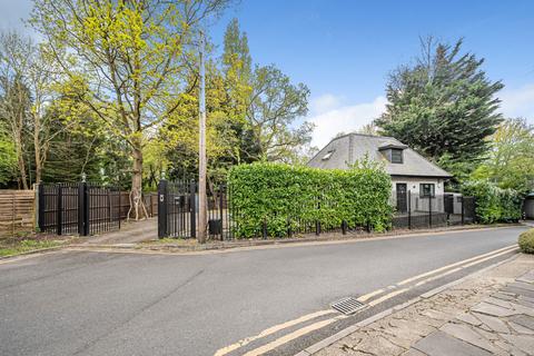 3 bedroom detached house for sale, Westbury Road, Northwood, Middlesex