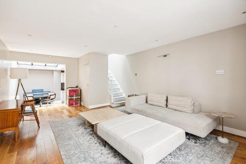 2 bedroom terraced house to rent, Kinnerton Place North, London, SW1X