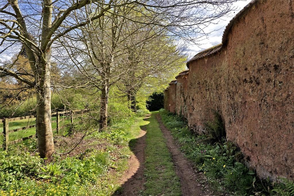 Crinkle Crankle Wall