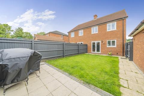 3 bedroom semi-detached house for sale, Garden Close, Grantham, Lincolnshire, NG31