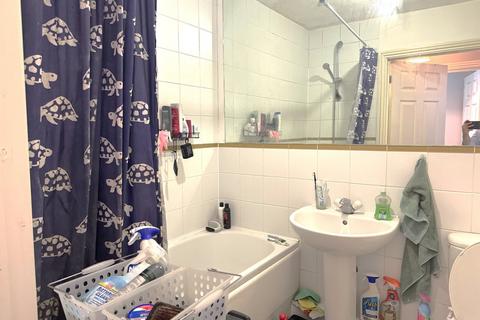 undefined, Farnburn Avenue, Slough, Berkshire, SL1