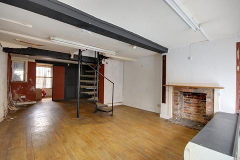 2 bedroom character property for sale, St Thomas Street, Lymington, SO41