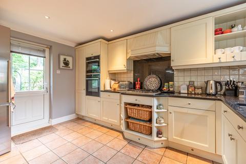12 Redwing Gardens, West Byfleet, KT14 6QJ