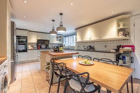 12 Redwing Gardens, West Byfleet, KT14 6QJ