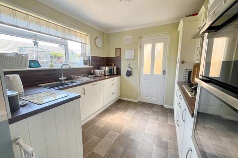 3 bedroom semi-detached house for sale, Queensway, Grantham, NG31 9RF