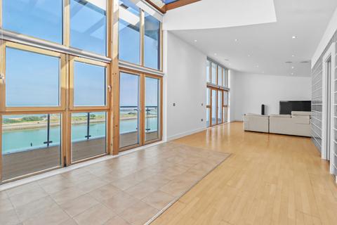 3 bedroom penthouse for sale, 3 Midway Quay, Eastbourne BN23