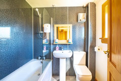 25 Inver Park, Lochinver, Lairg, IV27 4LN