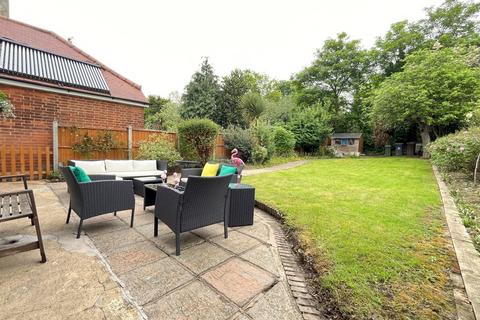 32 Minster Road, Bromley, BR1 4DZ